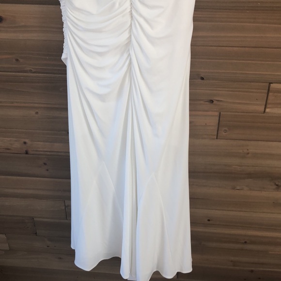 Macduggal RUCHED OFF-THE-SHOULDER MIDI DRESS in White Size 8 - Picture 9 of 9